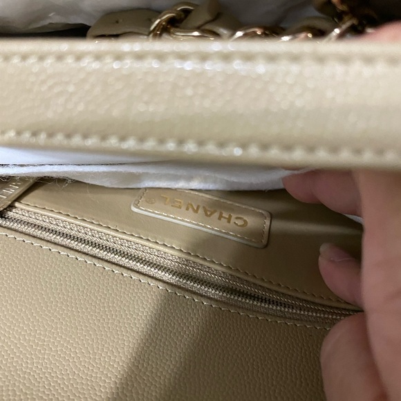 Authentic Medium Coco Handle Chanel Dark Beige - Picture 3 of 15